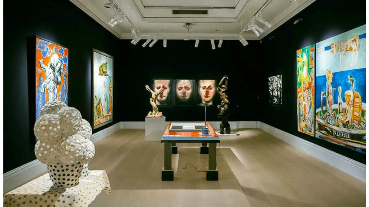 Screenprints, limited editions or unique pieces? Discover the main types of contemporary art and how to make informed choices when collecting.